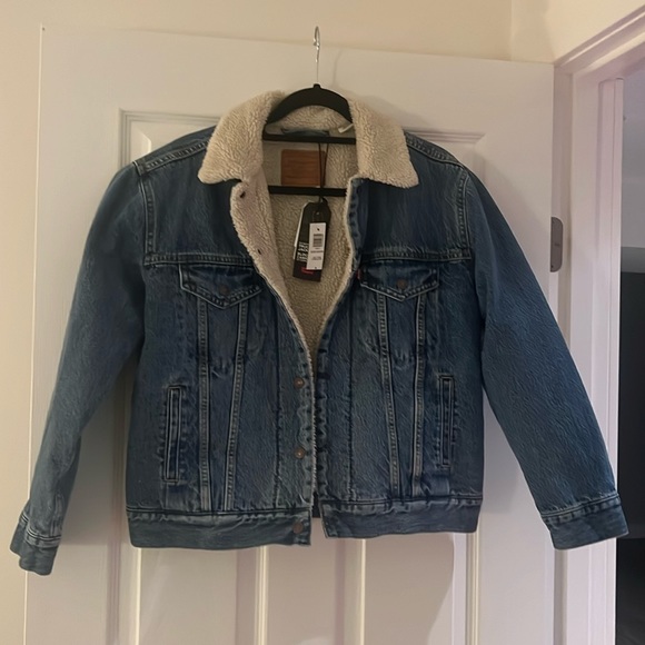 Levi’s ex-Boyfriend Trucker Jacket - Picture 1 of 2